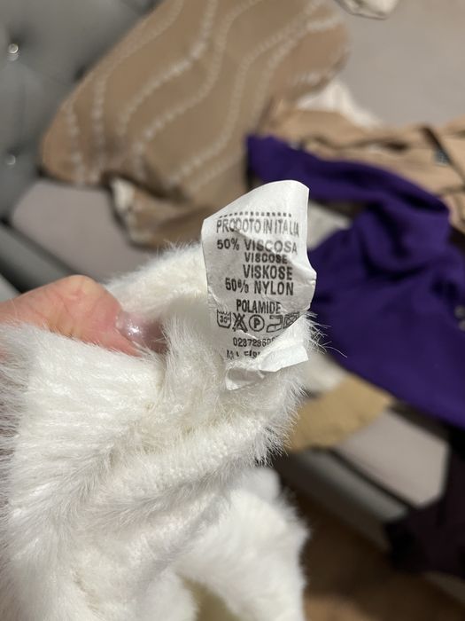 Sweter alpaka choler dekolt śmietankowy włochaty