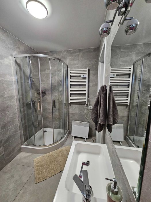 |DOSTĘPNY 4-6 WRZEŚNIA | Domki całoroczne z basenem i prywatnym jacuzzi | Noclegi Bałtów | Magiczny Zakątek