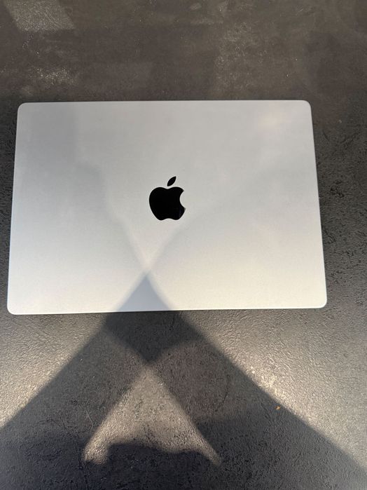 Macbook Pro 2023 14 M3 8Gb 512 Gb JAK NOWY
