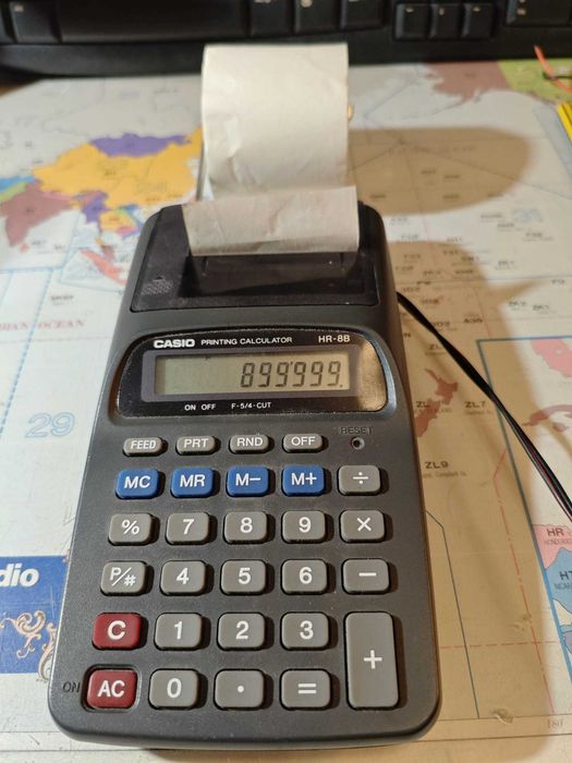 Máquina de calcular CASIO com rolo