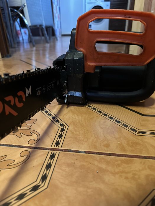 Електропила ланцюгова Дніпро М