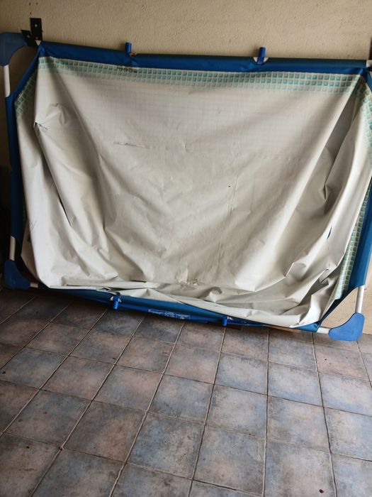 Piscina  3m×2m. Em bom estado