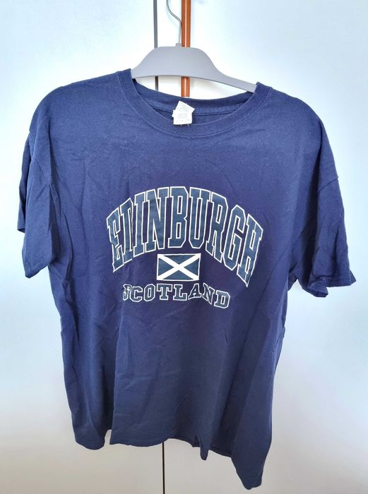 T-shirt azul escura Edinburgh Scotland Gildan 100% algodão, tamanho L