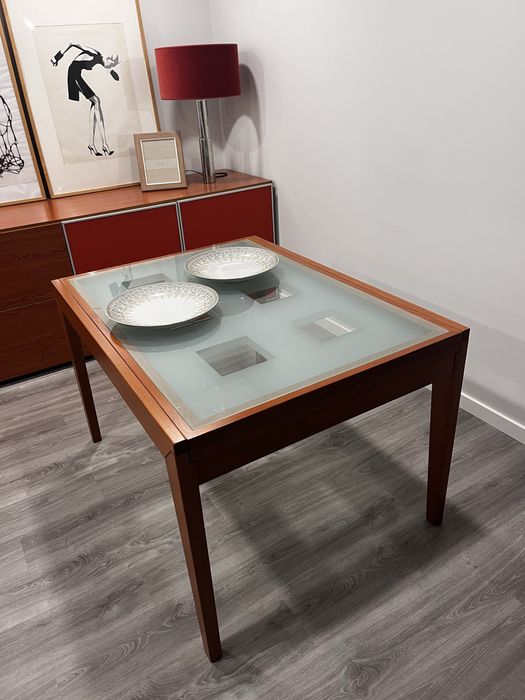 Mesa de jantar extensivel com 2m40 aberta em otimo estado