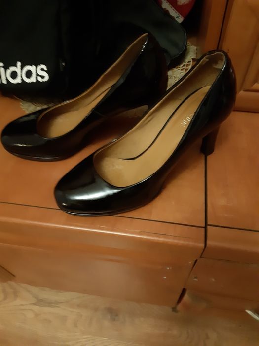 PSprzedam buty na obcasach