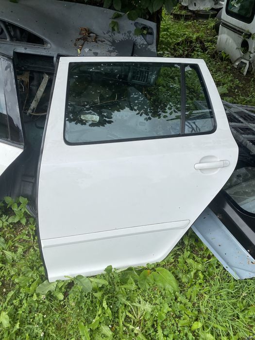 Продам двері задні ліві шкода октавія суперб 08-13 р