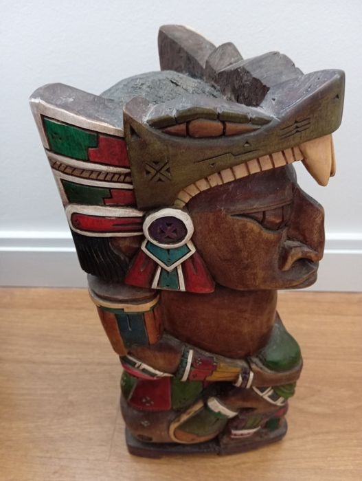 Escultura azteca Maya