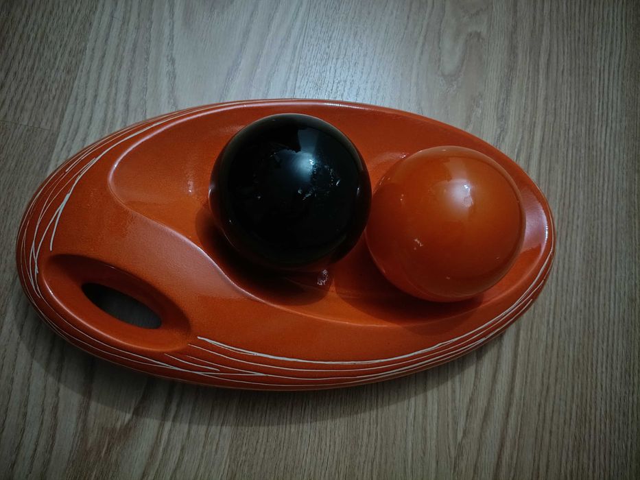 Peças decorativas cerâmica laranja 45x30 + 2 bolas