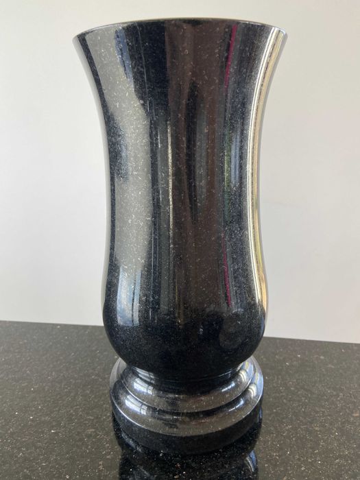 wazon granitowy szwed