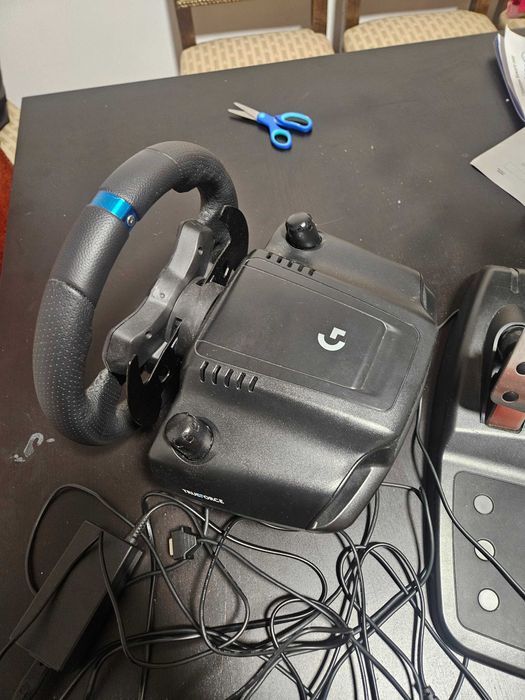 Ігровий руль Logitech G923