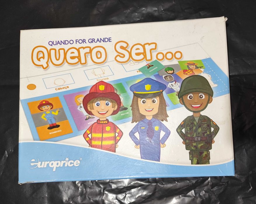 Vários jogos de tabuleiro e educativos