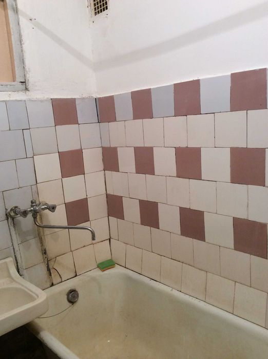 Продам 2 кімнатну квартиру вул Зодчих 18