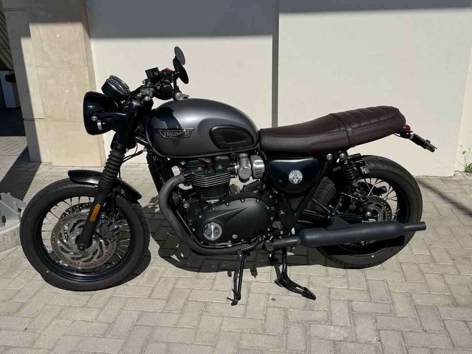 Triumph Bonneville T120 Black