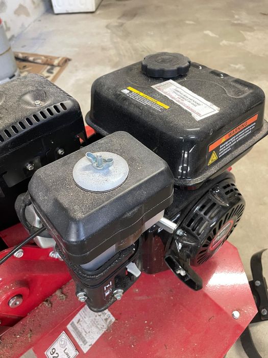 Vendo moto enchada nova