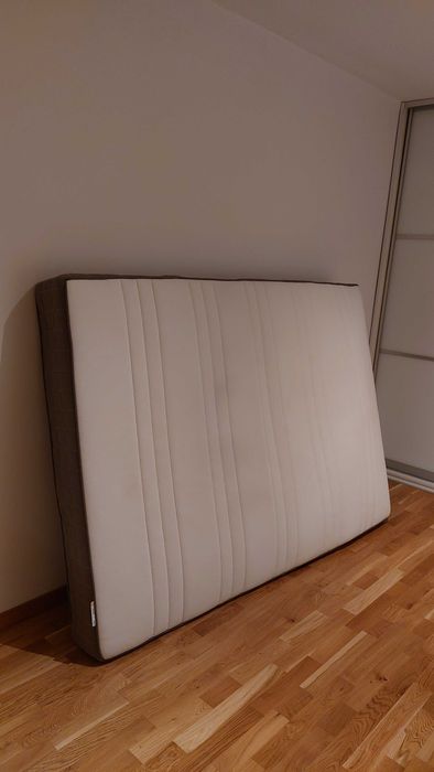 Materac IKEA Hovag 140x100 średnio twardy