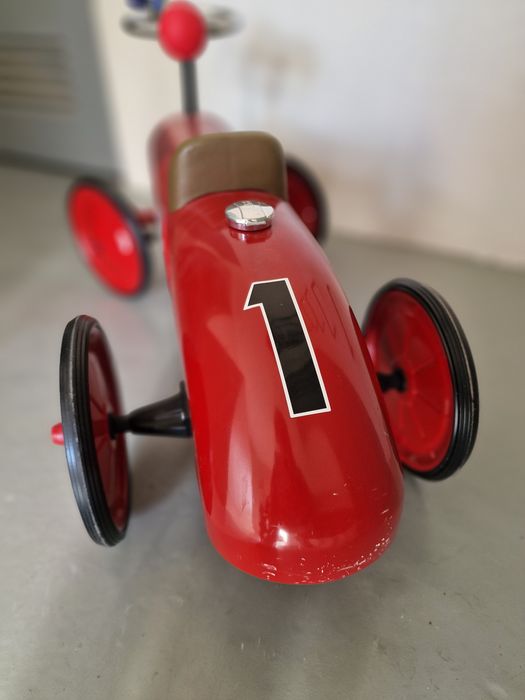 Carrinho clássico para.bebé, vermelho, bom estado