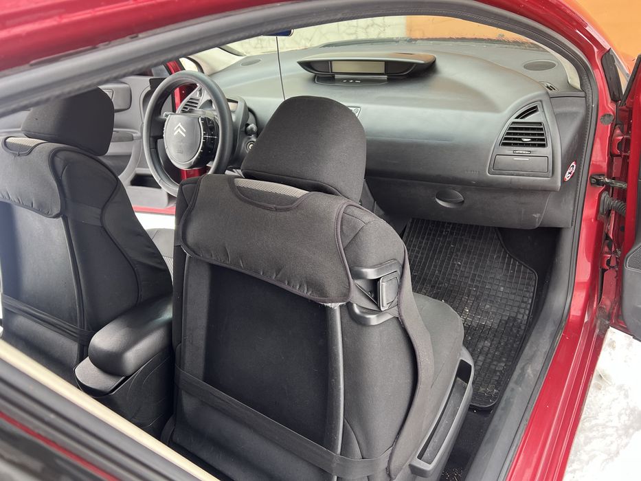 Продам власний автомобіль.