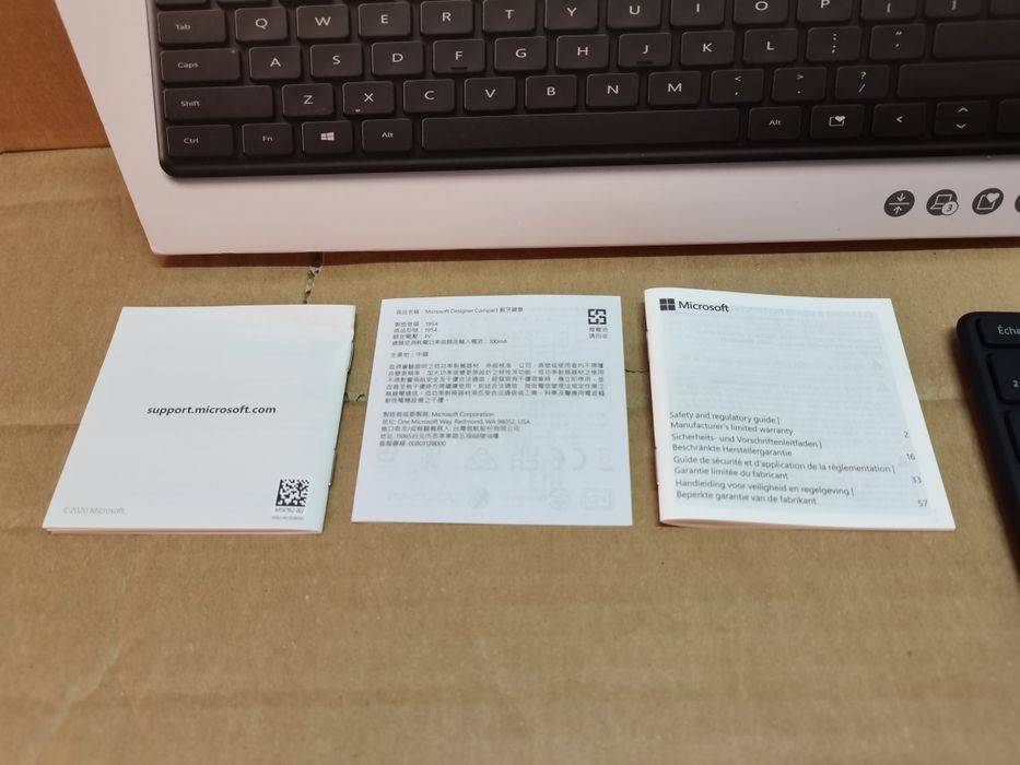 Kompaktowa klawiatura Bluetooth - AZERTY