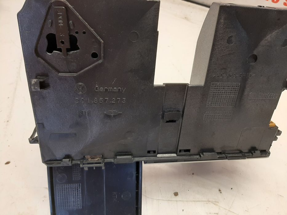 Бардачок центральний панель телефону  vw Passat B6 3c11857273