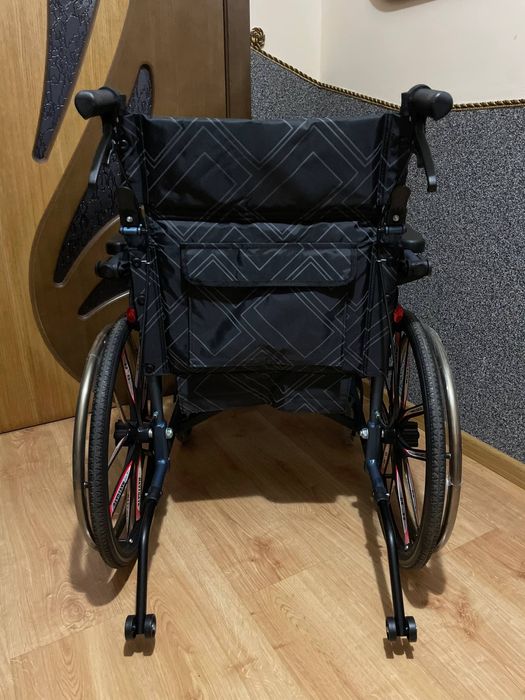 Інвалідний візок. Крісло колісне. Коляска