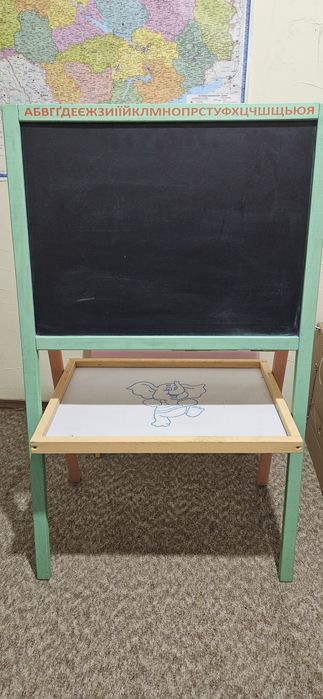 Дитячій мольберт
