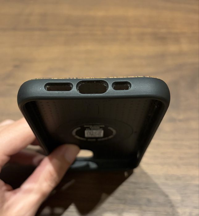 Capa WO design iPhone 13 madeira