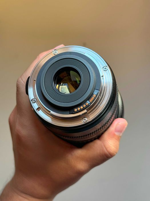 Canon EF-S 10-22mm f/3.5-4.5 USM, Objetiva Grande-angular (Como Nova)