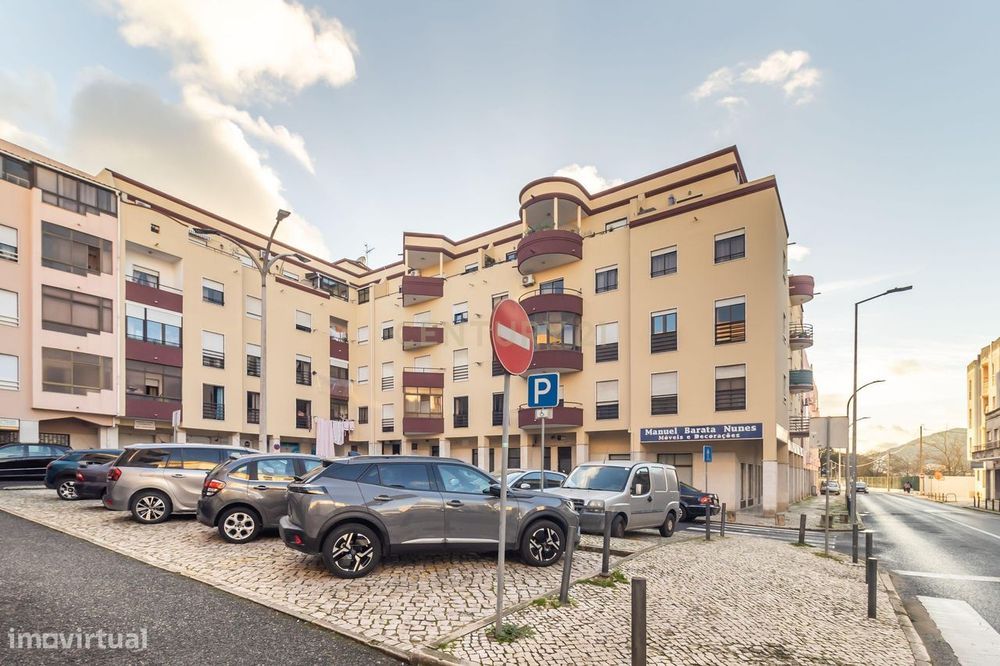 Apartamento T3 com parqueamento, Pinheirinhos, Setúbal — São Sebastião, Setúbal