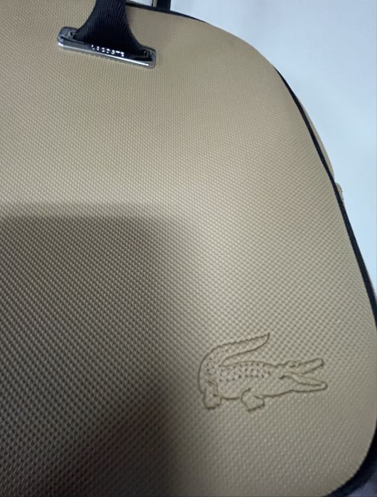 Mala Lacoste beige com preto
