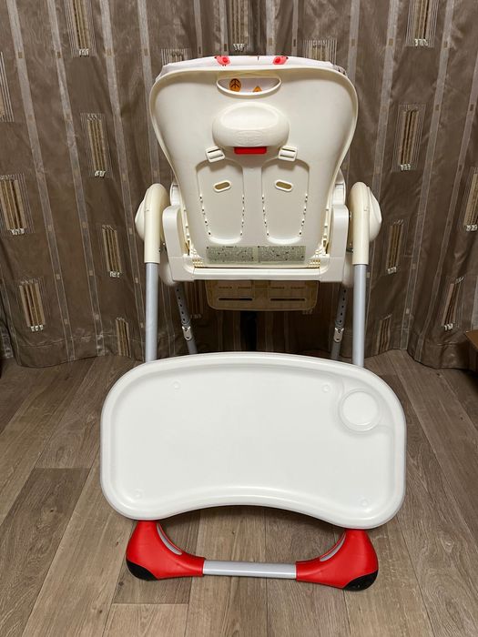 Дитячий стільчик для годування