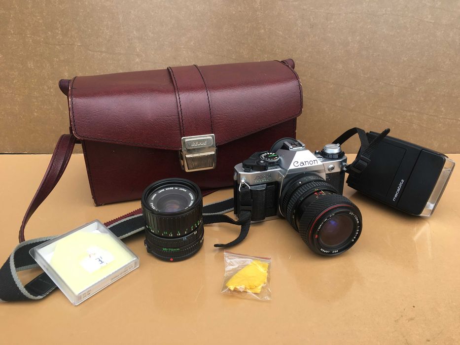 Aparat lustrzanka Canon AE 1 program +dodatki