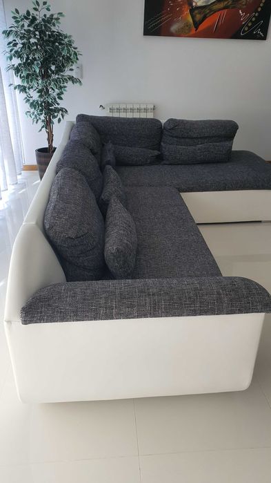Sofa em pele sintetico e tecido