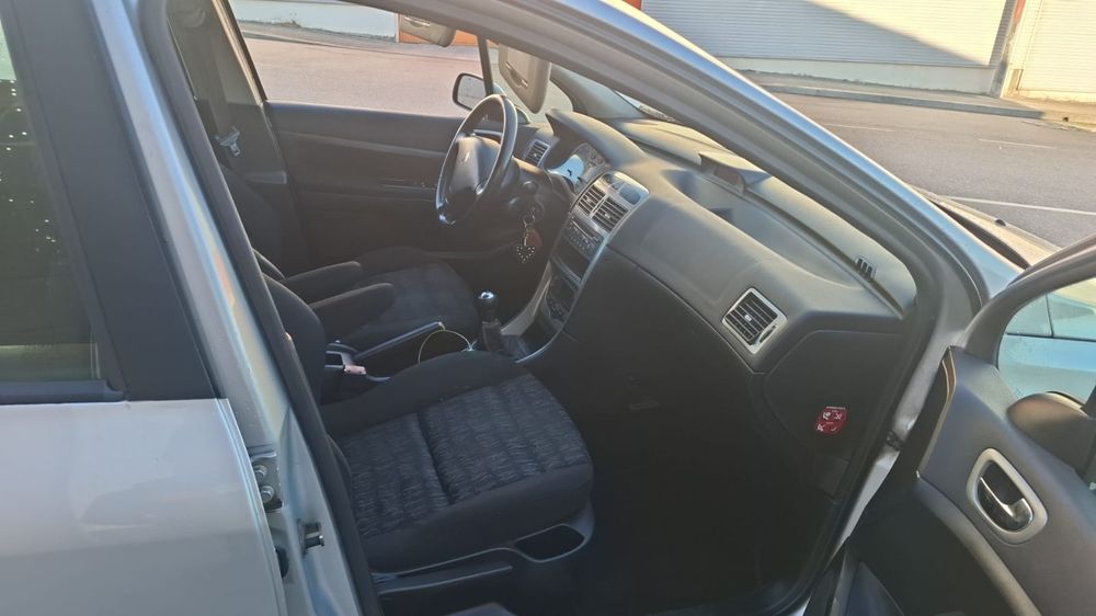 Peugeot 307 1.6 HDI 110cv • Nacional • Muito Estimado