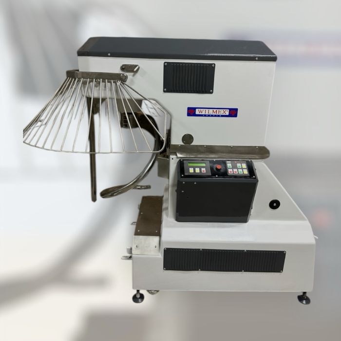 Тістоміс спіральний з підкатними діжами Wilmex M200W тестомес. Машина