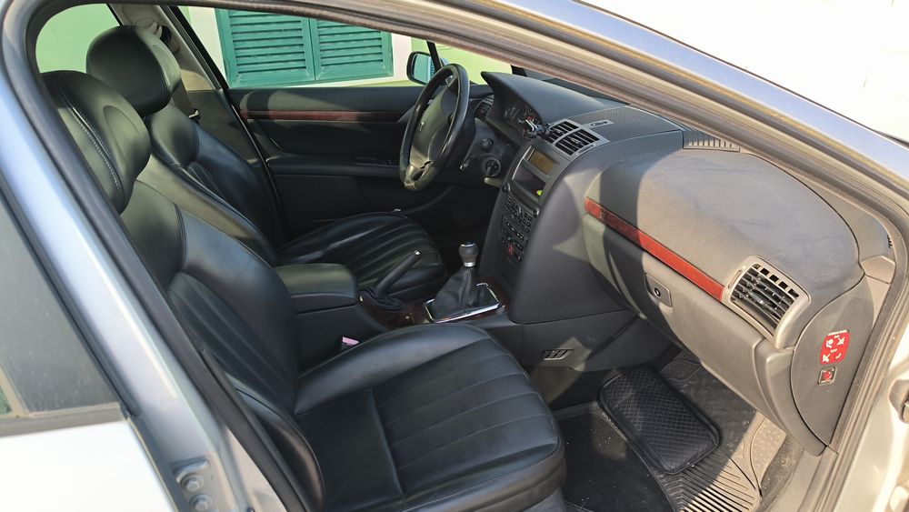 Peugeot 407 1.6Hdi com inspeção valida sem anotações, circula diariamente.