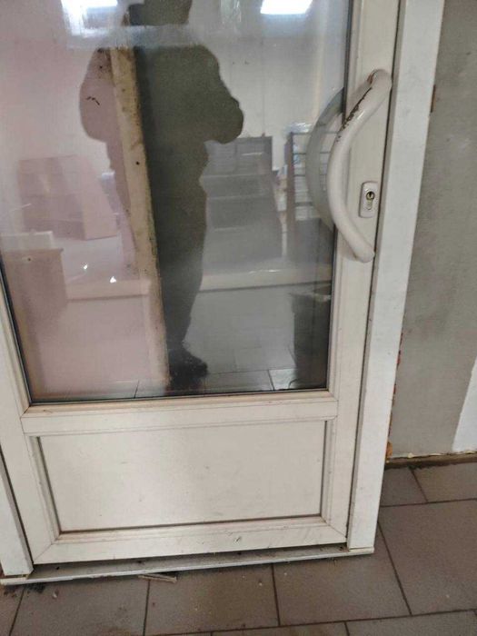 Продам дверь наружная входная VIKONDA