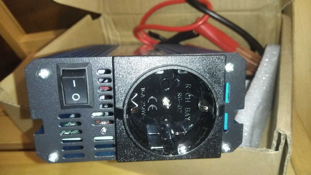 Інвертор 12 220В 1600Вт для зарядки Відеокамери чиста синусоіда