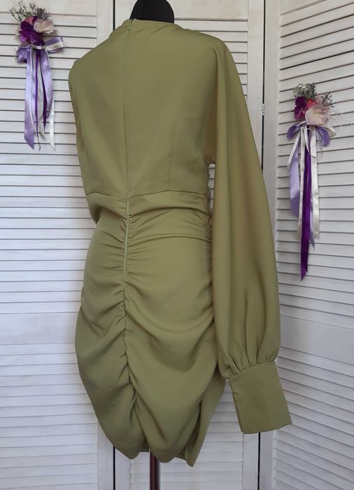 Стильное, драпированное, ассиметричное мини плаття prettylittlething