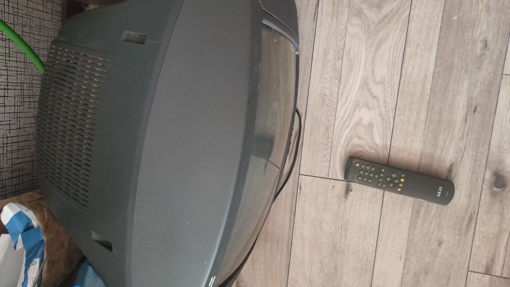 Телевізор Акаї , працюючий