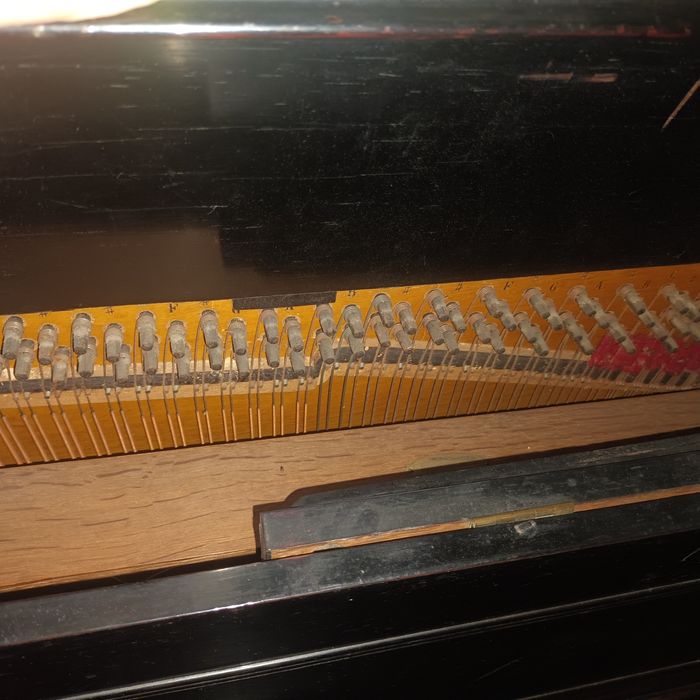 Piano Vertical Antigo