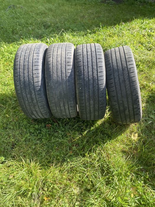 Шини автомобільні R 19