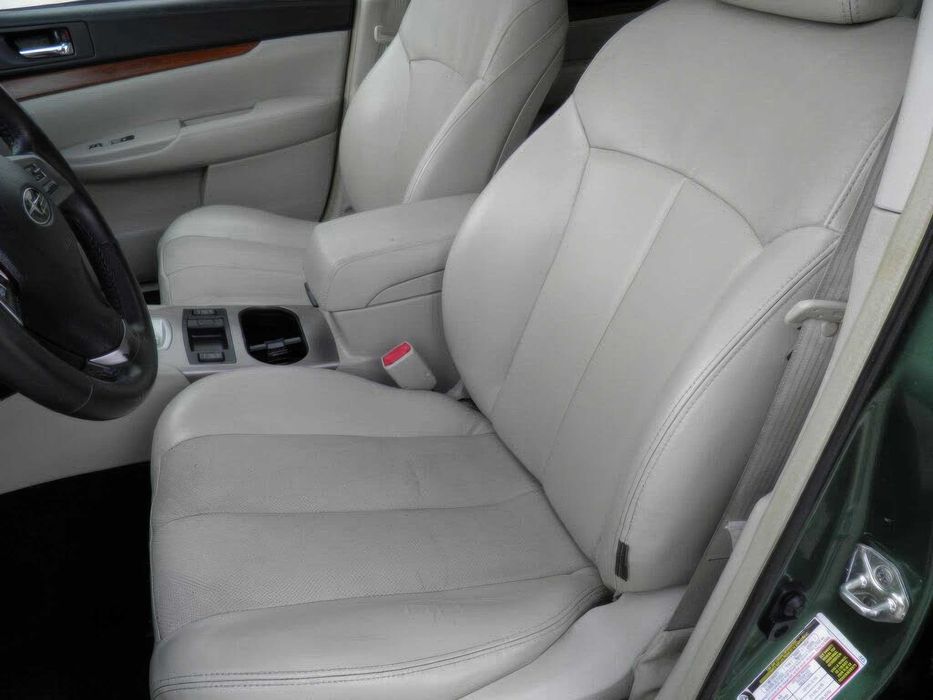Subaru Outback 2.5I Limited      2013