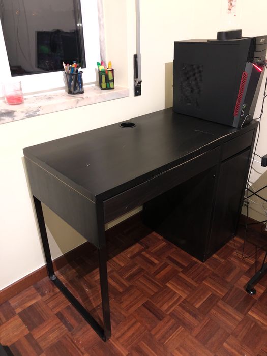 Secretária IKEA MICKE 105x50cm