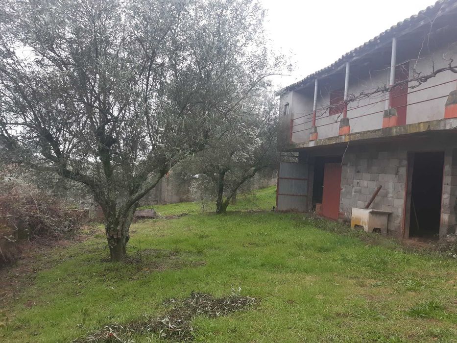 Casa aldeia para restauro