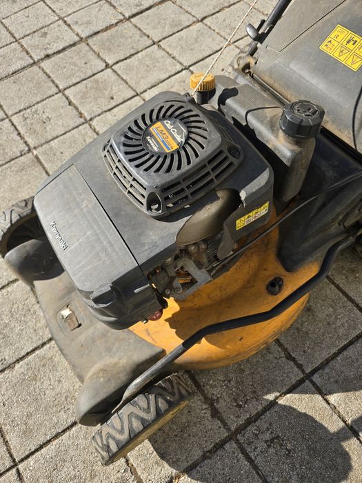Máquina de cortar relva profissional
