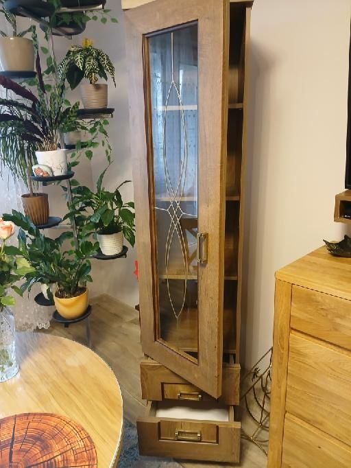 Witryna z półkami Wąska Wysoka TADEUSZ