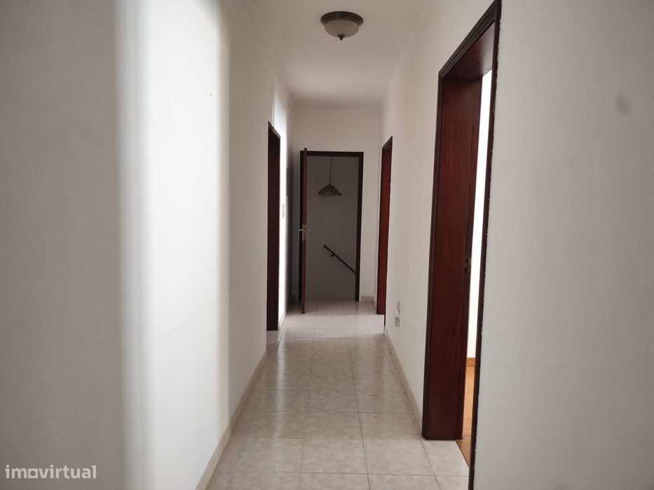Andar de Moradia no Centro de Moura com Garagem e Terraço