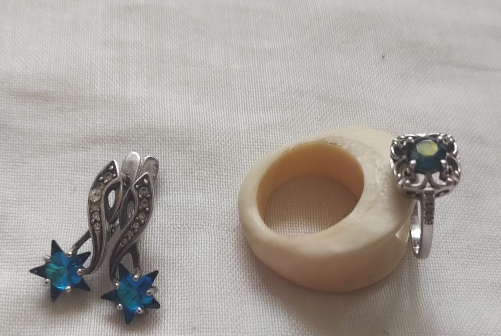 Серебряные серьги-звёздочки и перстень. Костяное кольцо.