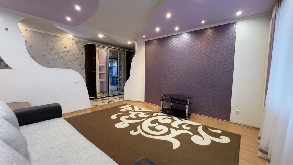 Продаж 3к . Виставка.  ( рауш) . 86000у.о