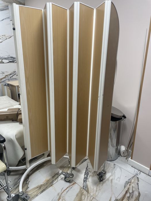 Parawan medyczny mocny na kolach